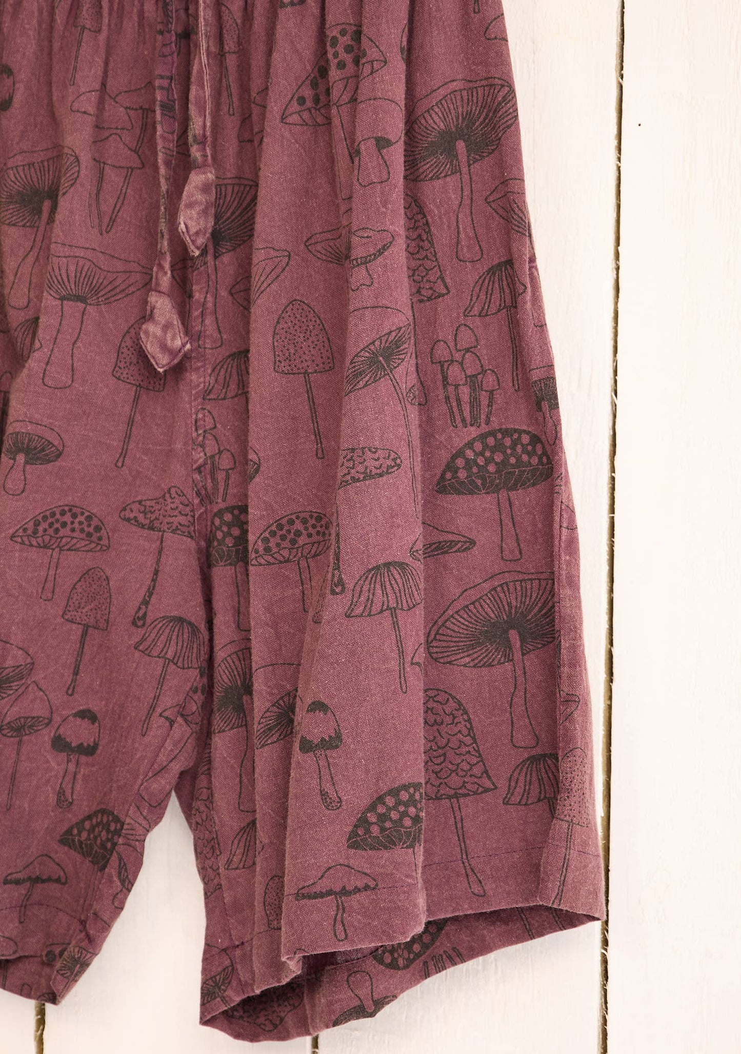 Mushroom Shorts: Khaki(K) / Medium/Large(ML)